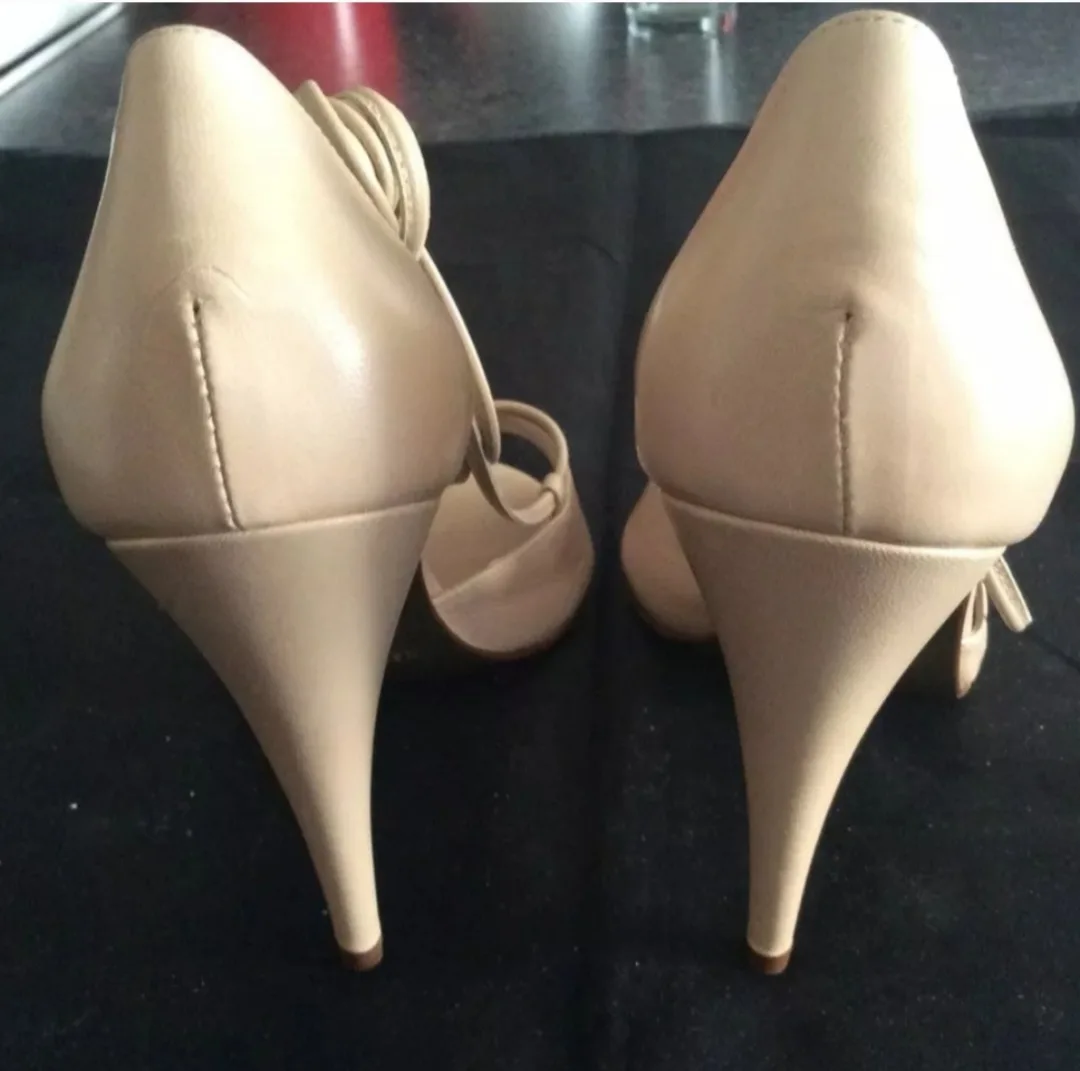 Michael Kors Heels - Size 7 image indicator(5)