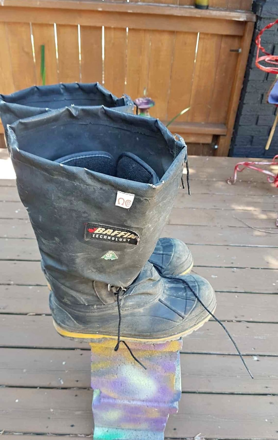 Baffin composite toe winter boots, with insulated liners size 10