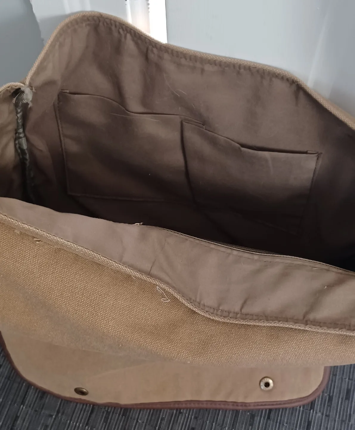 Canvas Shoulder Bag - Khaki image indicator(5)