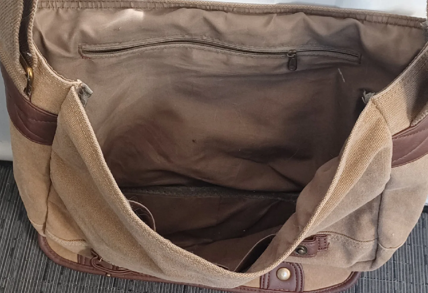 Canvas Shoulder Bag - Khaki image indicator(7)