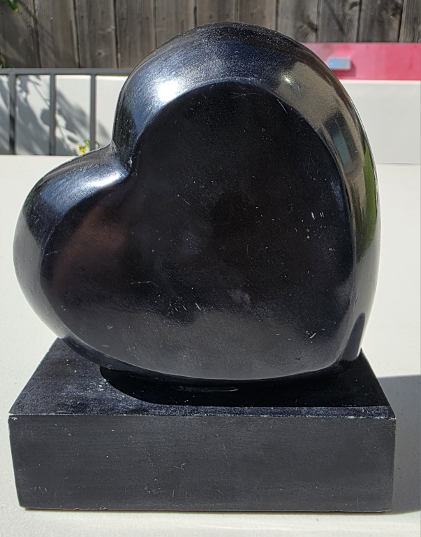 Black Heart Stone Sculpture - photo 2
