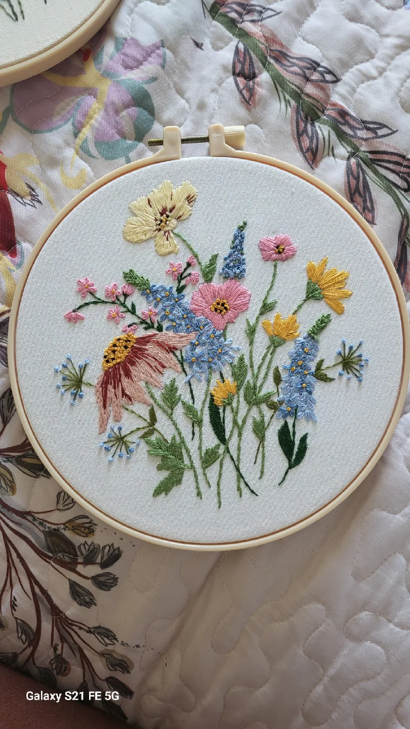 Handmade Floral Embroidery Hoop Art thumbnail