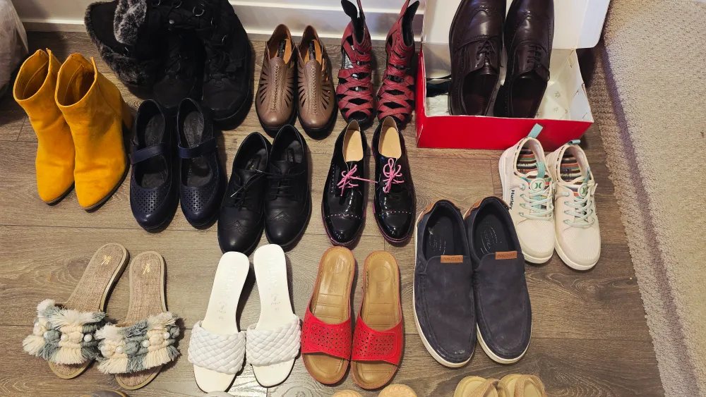 women and men shoes for sale image indicator(4)