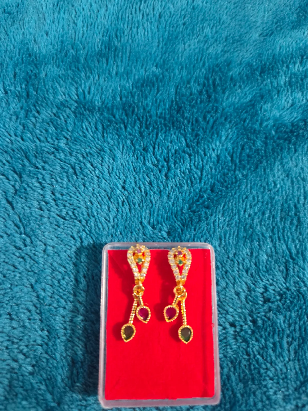 Gold Coloured Earrings Set of 5 image indicator(4)