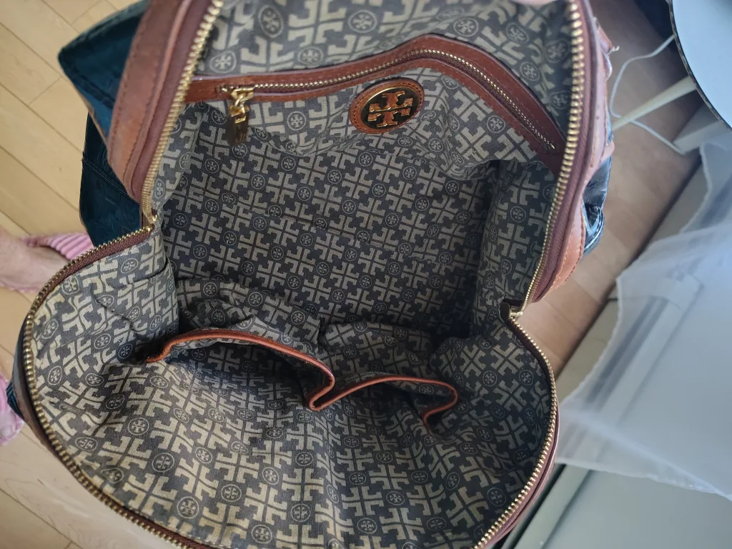 Tory Burch Black Patent Leather Satchel image indicator(7)