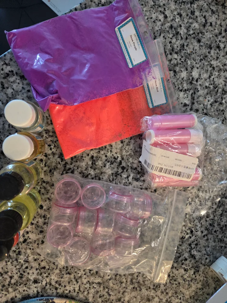 DIY Lip Gloss Making Supplies image indicator(2)