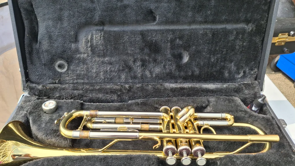 Jupiter Trumpet with Case image indicator(6)