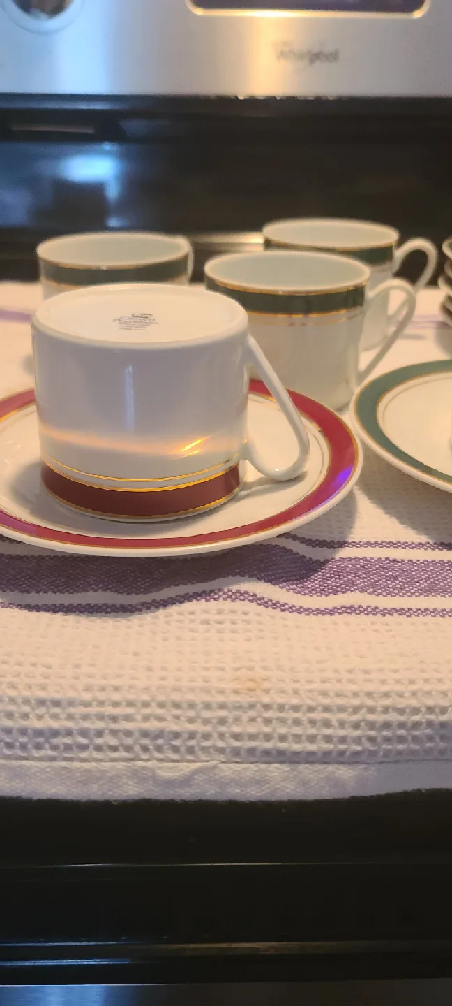 Crown Porcelain Prestige Cup and Saucer Set image indicator(7)