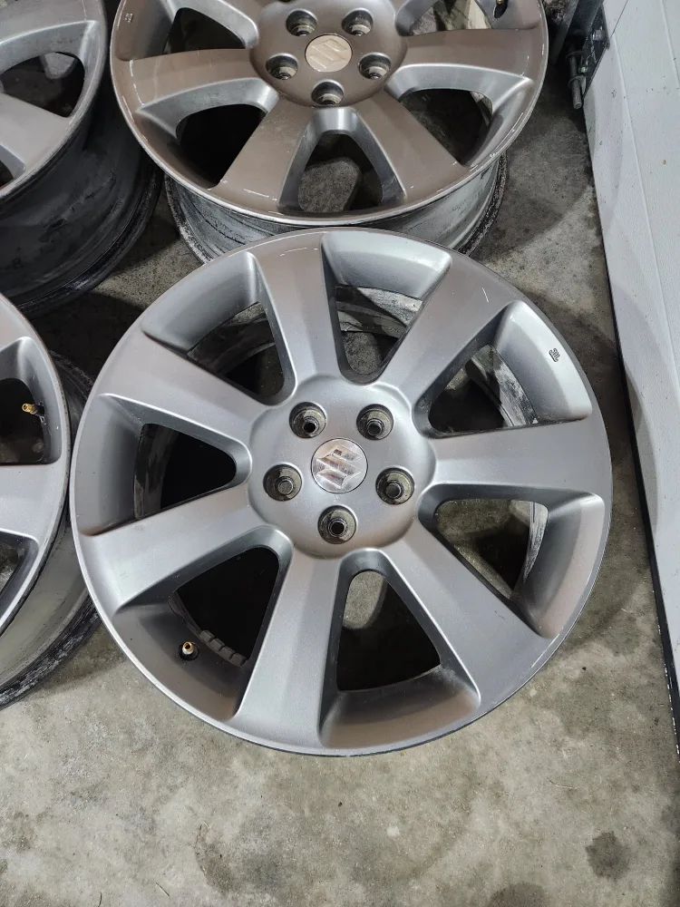 (4)-18 Inch Alloy Rims 5x114.3 Off 2010 Suzuki Grand Vitara image indicator(2)