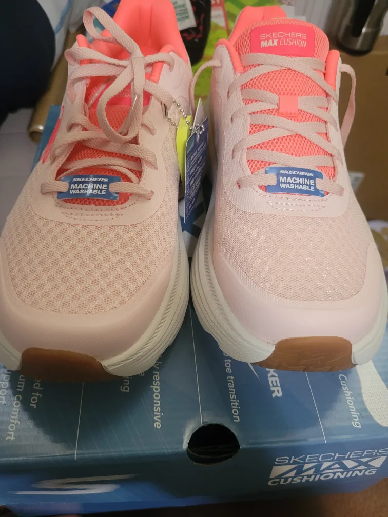 Skechers Max Cushion- Go Walk Arch Fit + Adidas socks image indicator(7)