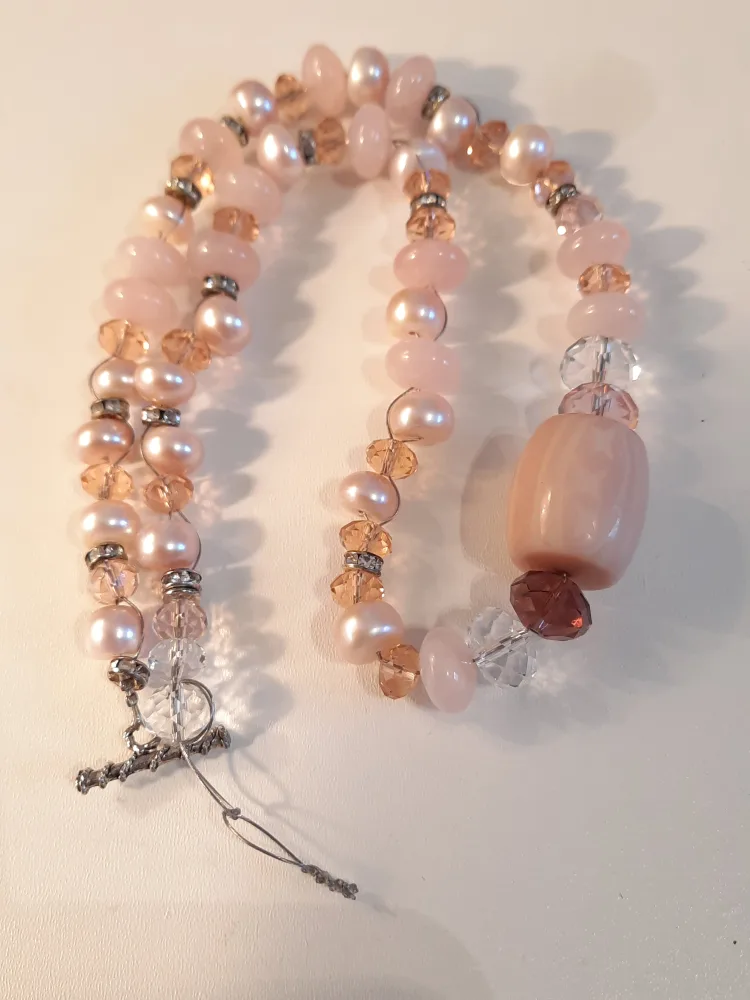 Pink Pearl & Rose Quartz Beaded Necklace image indicator(7)