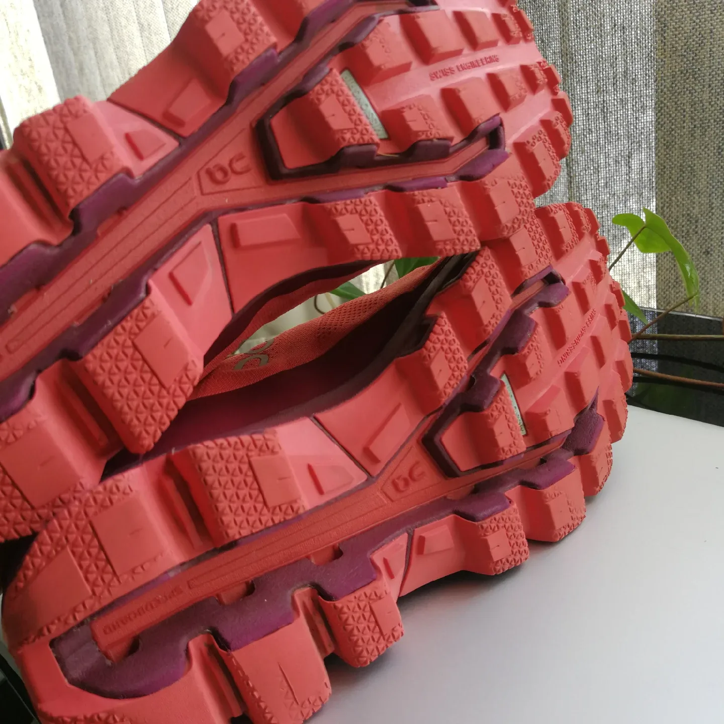 On Women's Running Shoes - Size US 8.5 image indicator(5)