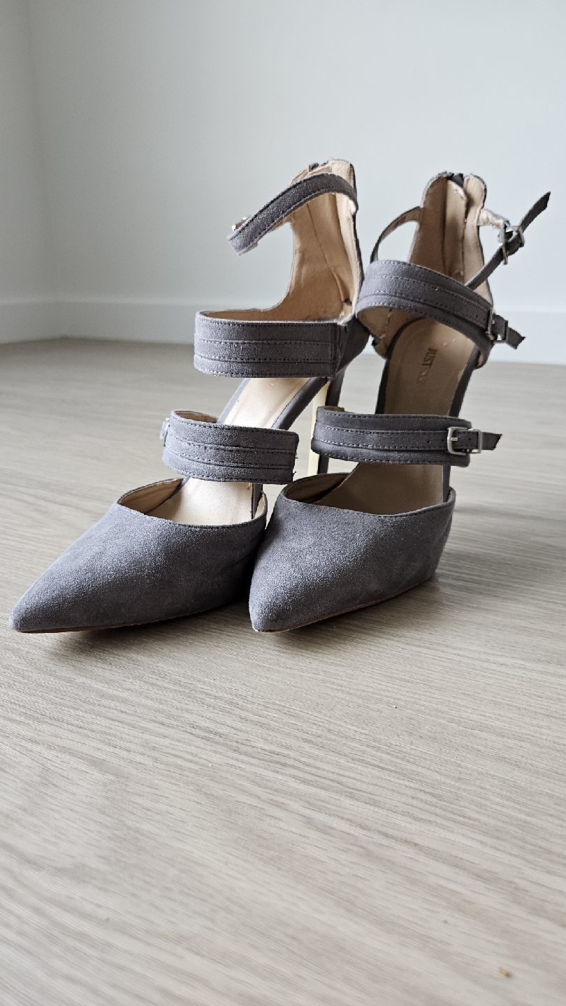 JustFab Grey Heels, Size 8