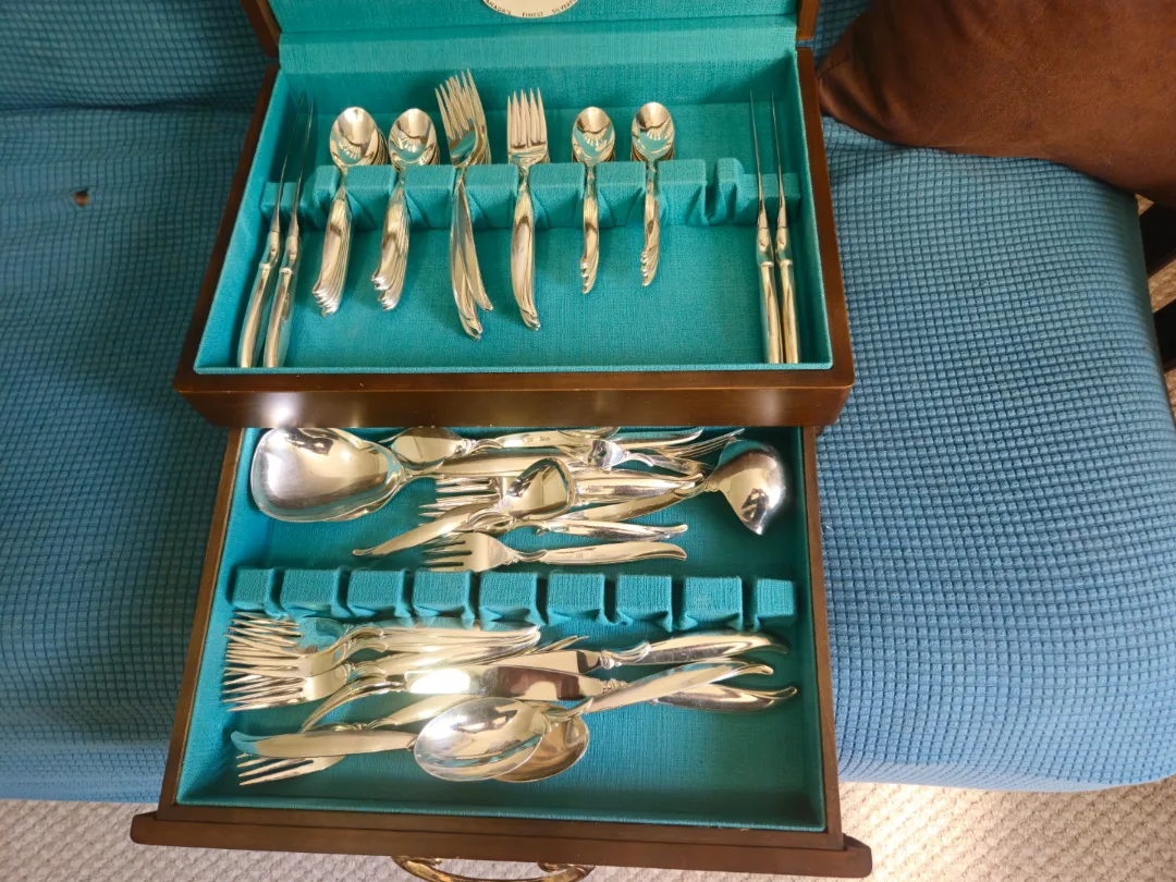 Vintage IS 1847 Rogers Bros. Flatware Set image indicator(2)