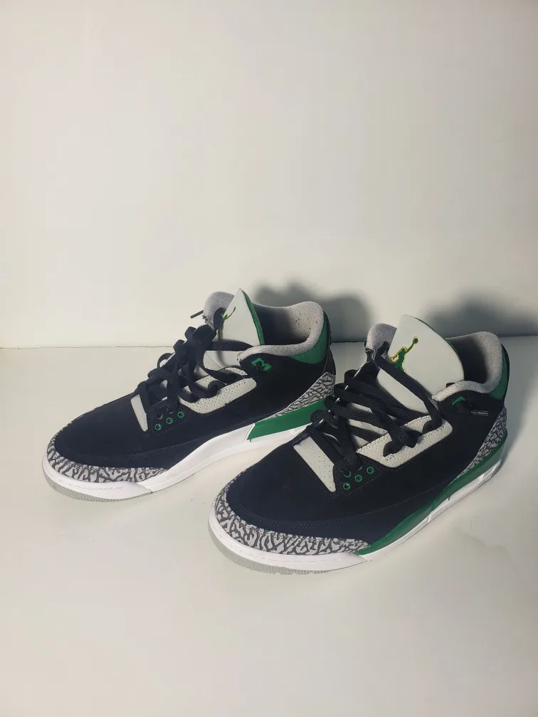 Jordan 3 Retro Pine Green With Box CT8532-030 Size 10.5 thumbnail