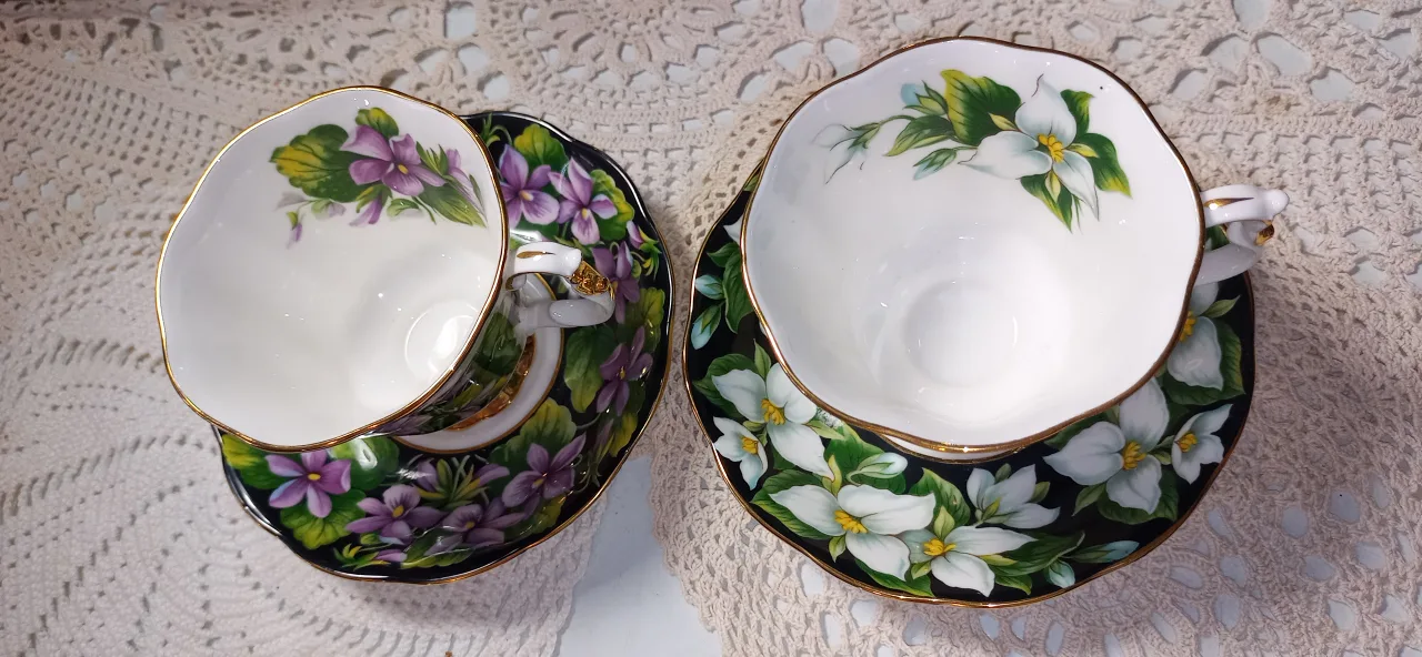 Royal Albert Provincial Flowers Teacup & Saucer Set image indicator(2)