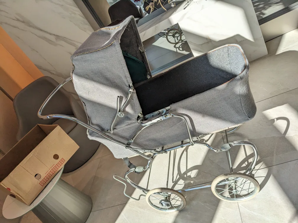 antique bassinet/stroller/wagon; flattens & converts to chair. image indicator(3)