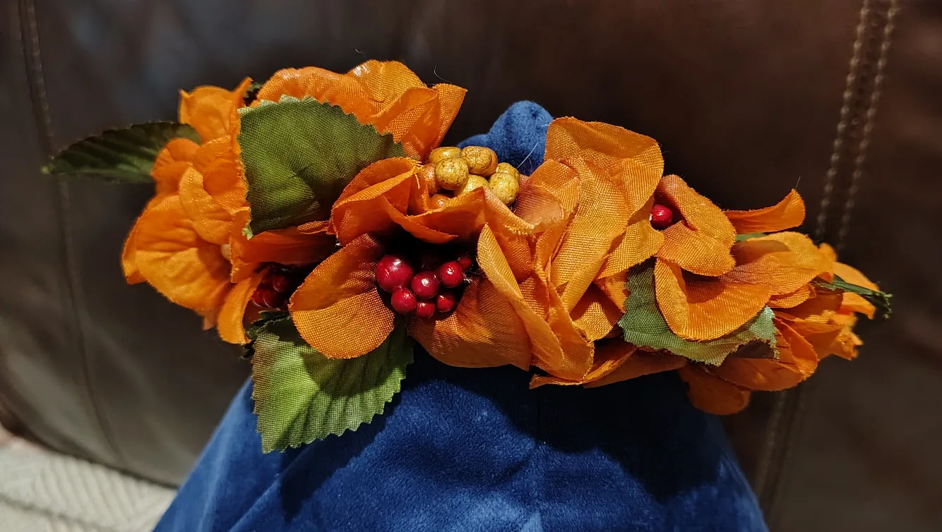 Handmade flower crowns! image indicator(2)