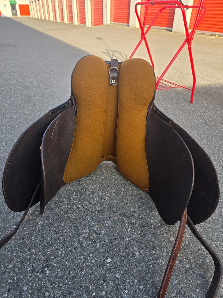Down Under Australian Horse Saddle - 17 inch image indicator(3)