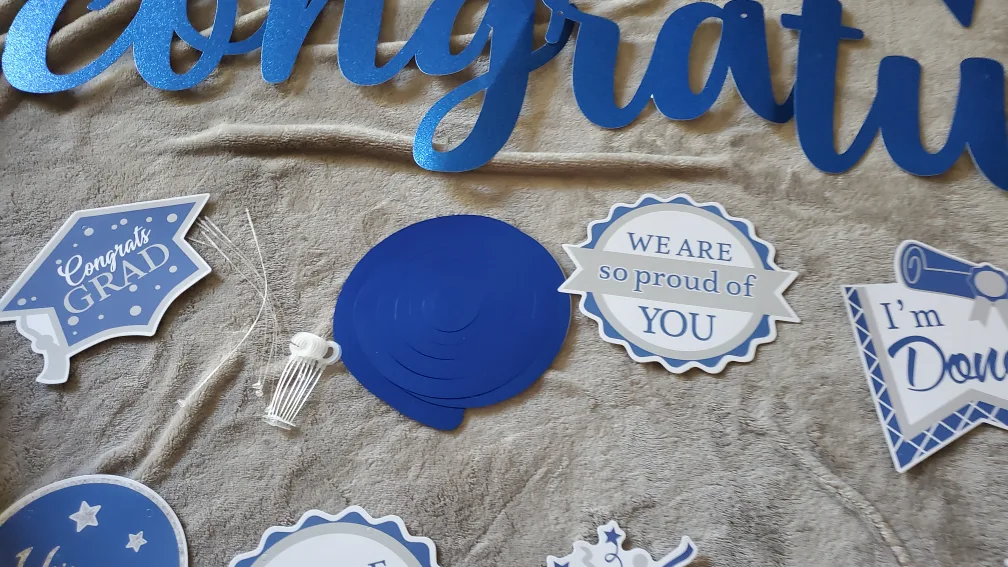 Graduation Party Decoration Set - New image indicator(3)