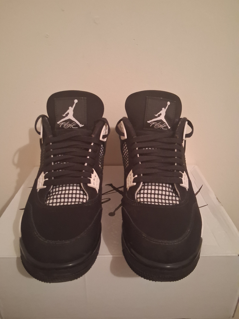 Air Jordan 4 Retro Black/White - Size 11 - photo 3