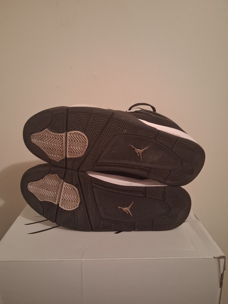 Air Jordan 4 Retro Black/White - Size 11 - photo 4