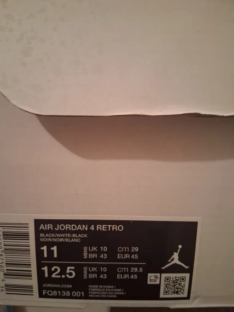 Air Jordan 4 Retro Black/White - Size 11 image indicator(5)