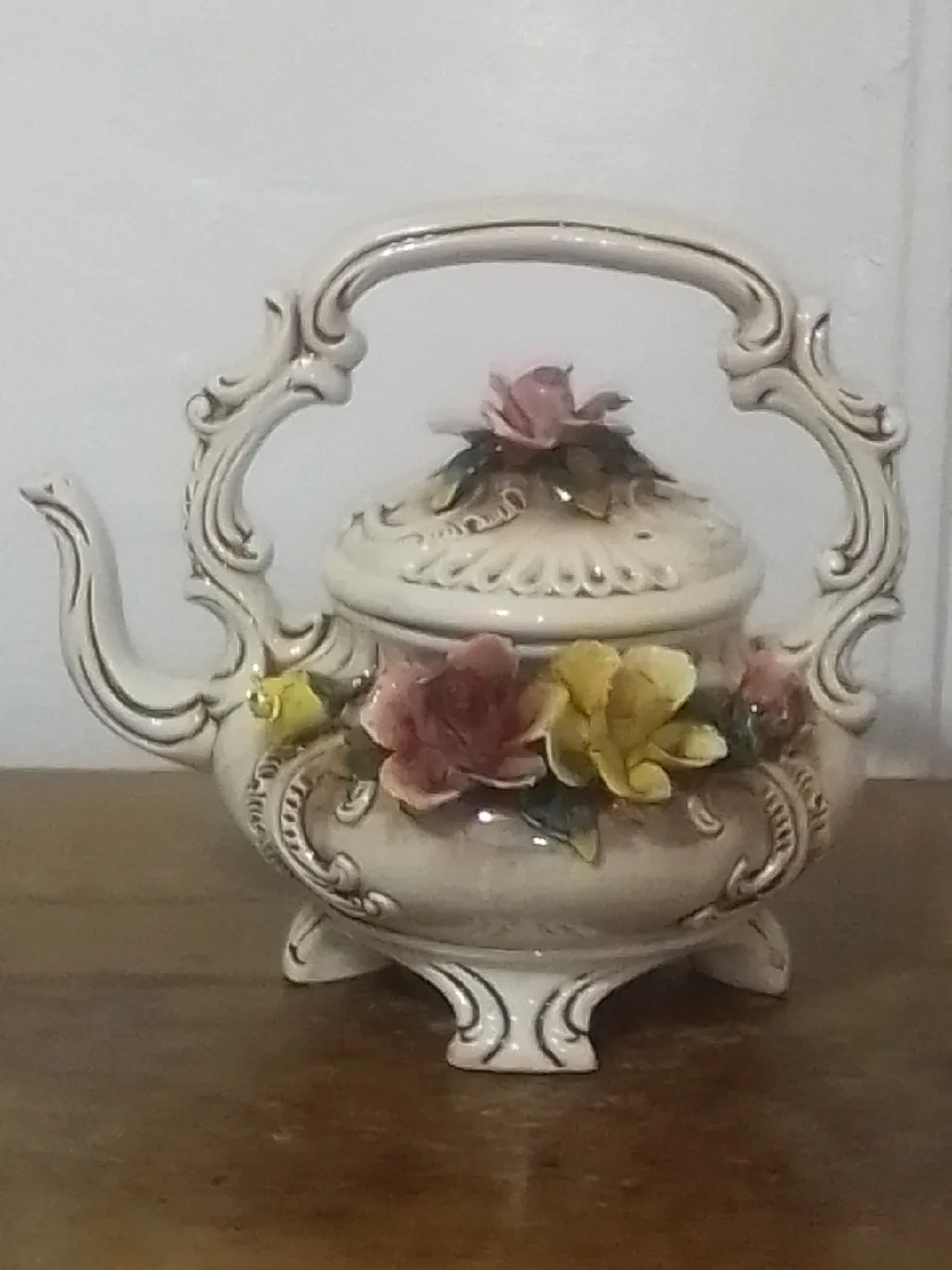 Vintage 1980s Capodimonte Style Floral Ceramic Jars thumbnail