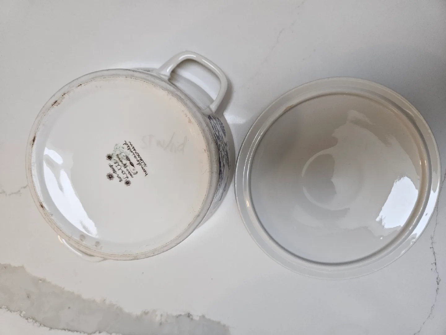 Vintage Figgjo Flint Norway Turi Lotte White Blue Dish With Lid image indicator(4)