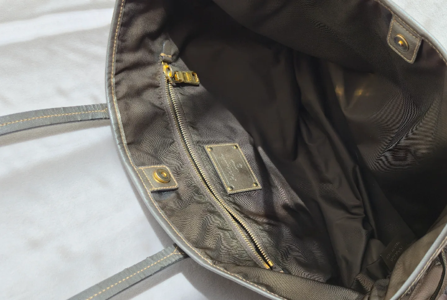 Prada Shoulder Bag with Floral Pattern image indicator(4)