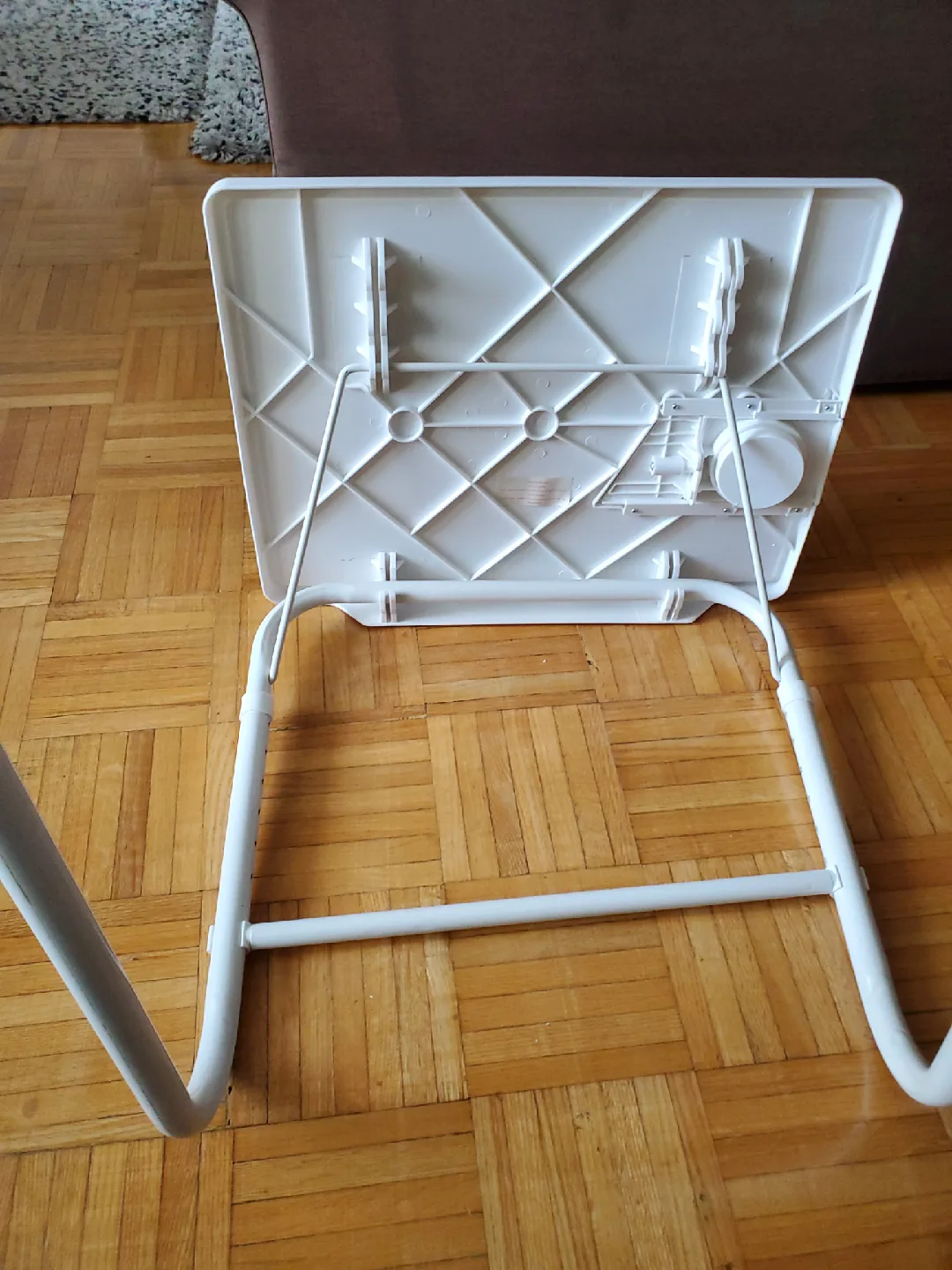 White Adjustable Lightweight Table image indicator(6)