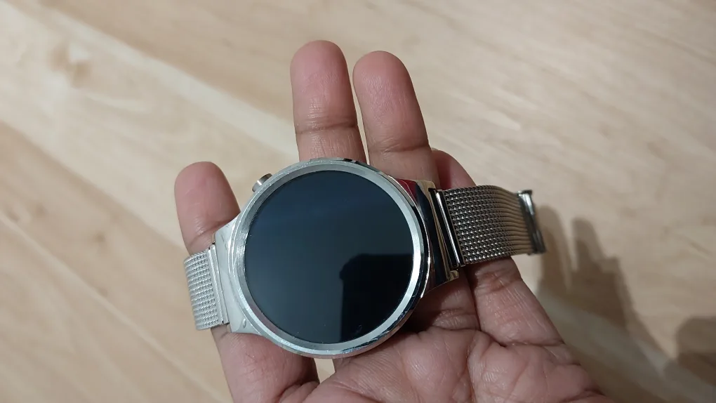 🥕Huawei Smart Watch with Stainless Steel Band & charger🥕 image indicator(2)