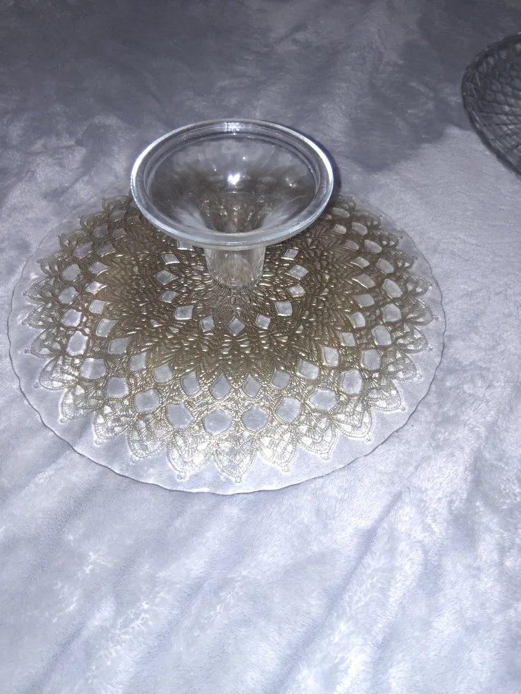Assorted Glass Bowls & Pyrex Container image indicator(7)