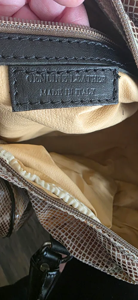 Imedici Italian Leather Travel Bag image indicator(8)