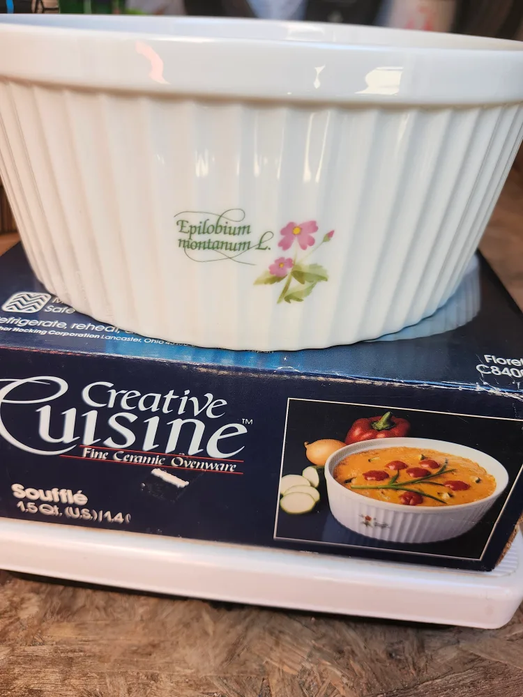 Vintage Anchor Hocking Floret Souffle Dish image indicator(7)