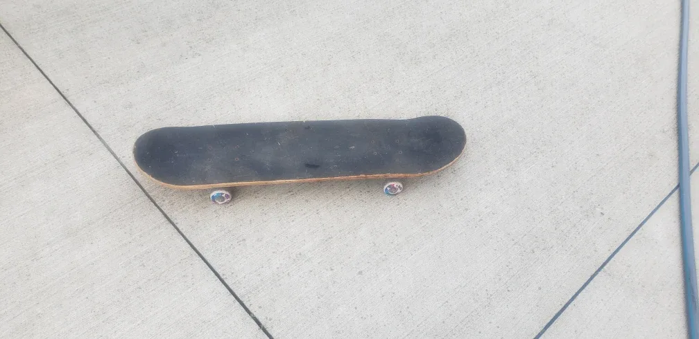 Used Skateboard image indicator(6)