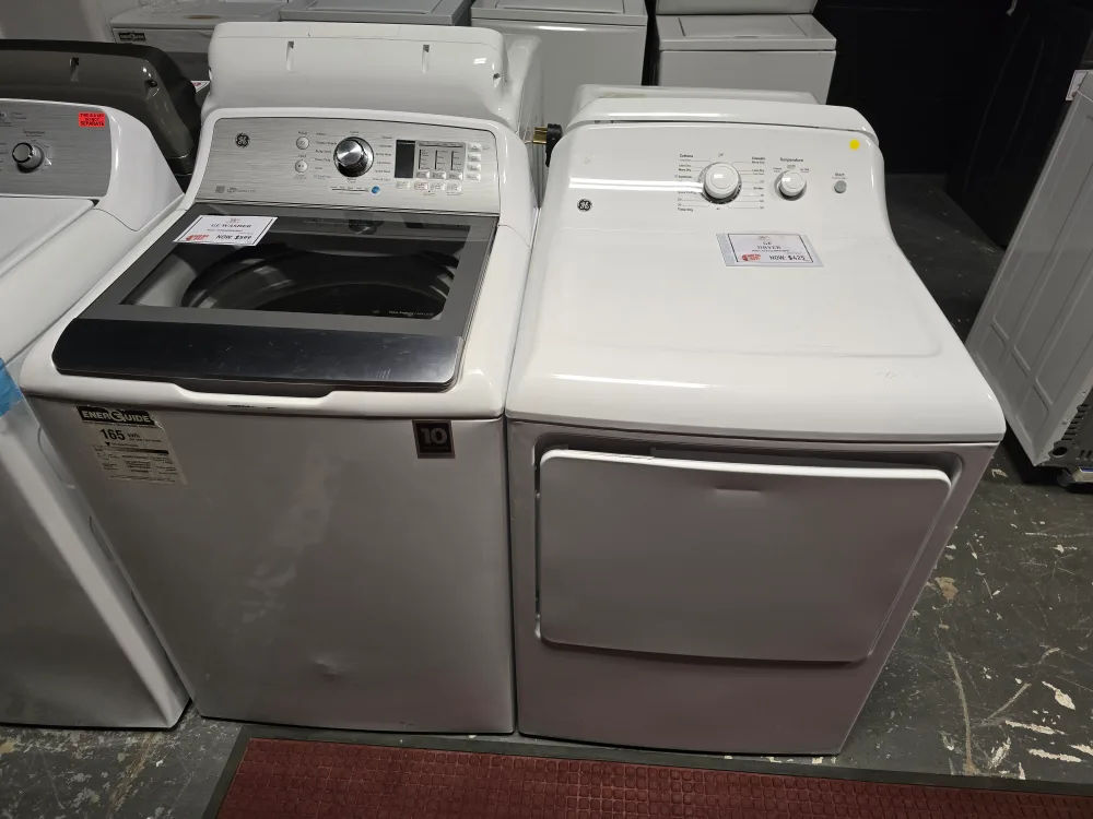 GE Washer and Dryer Set - White thumbnail