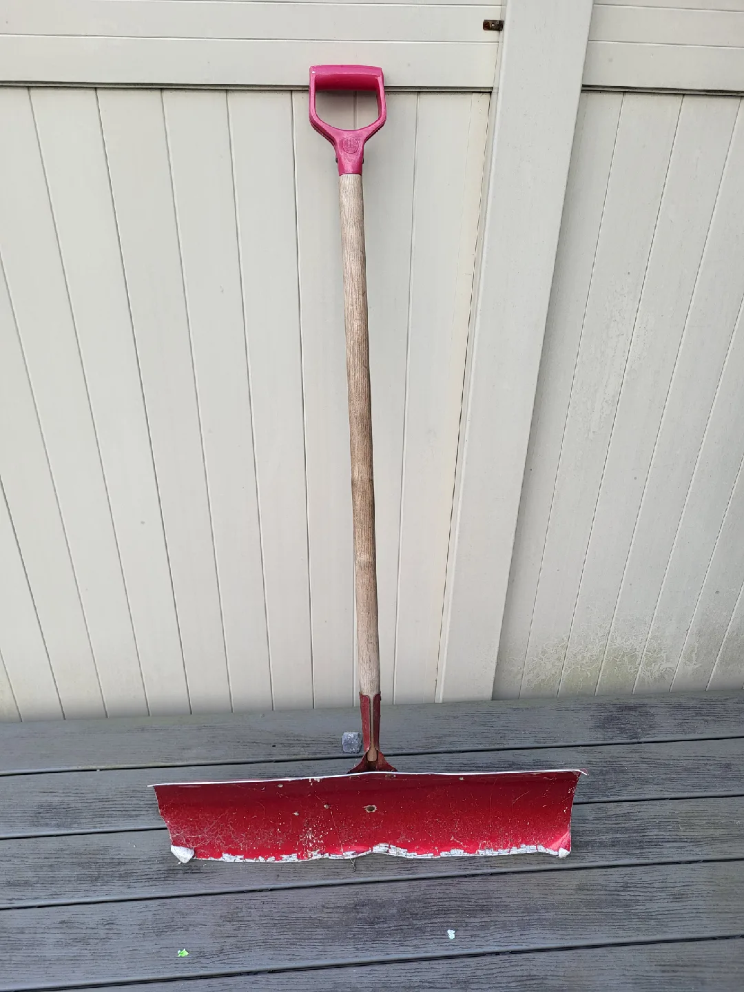 Red Snow Shovel thumbnail