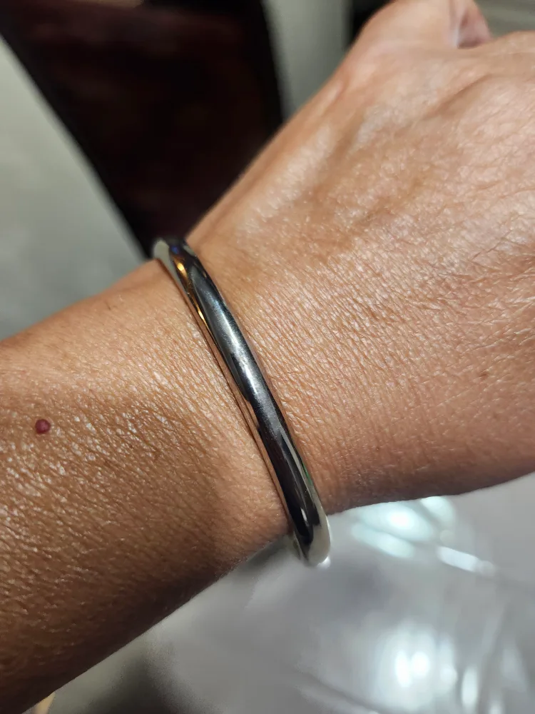 Lia Sophia 'Live Your Dream' Bangle Bracelet (Size M) image indicator(4)