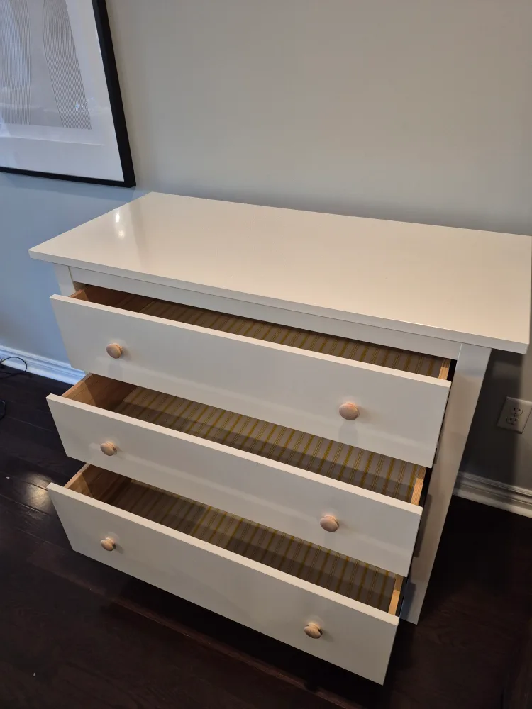 White 3-Drawer Dresser image indicator(2)