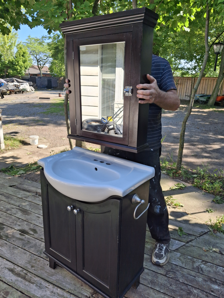 Vanity cabinet with uoper cabinet