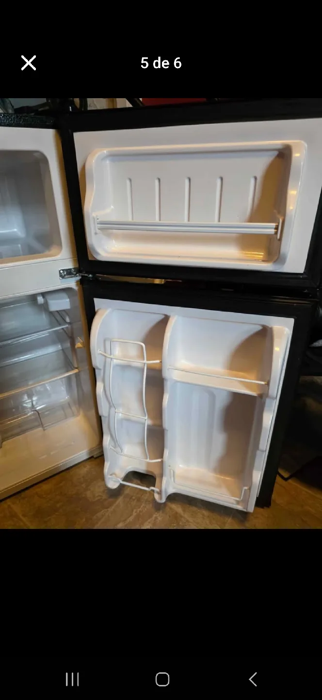 Mini Fridge usado 1 mes image indicator(3)
