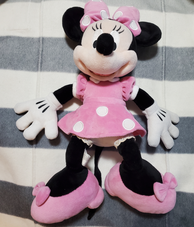 18" Minnie Mouse Stuffie