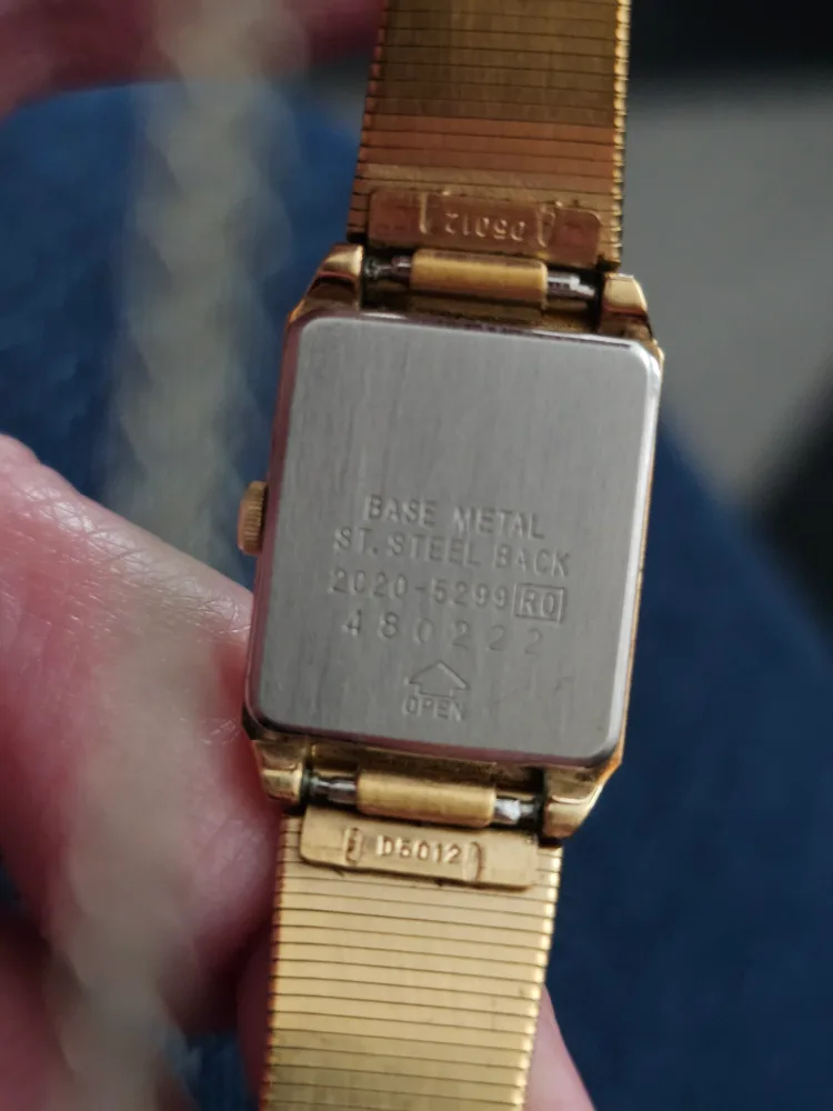 Vintage Seiko Quartz Gold Ladies Watch image indicator(4)