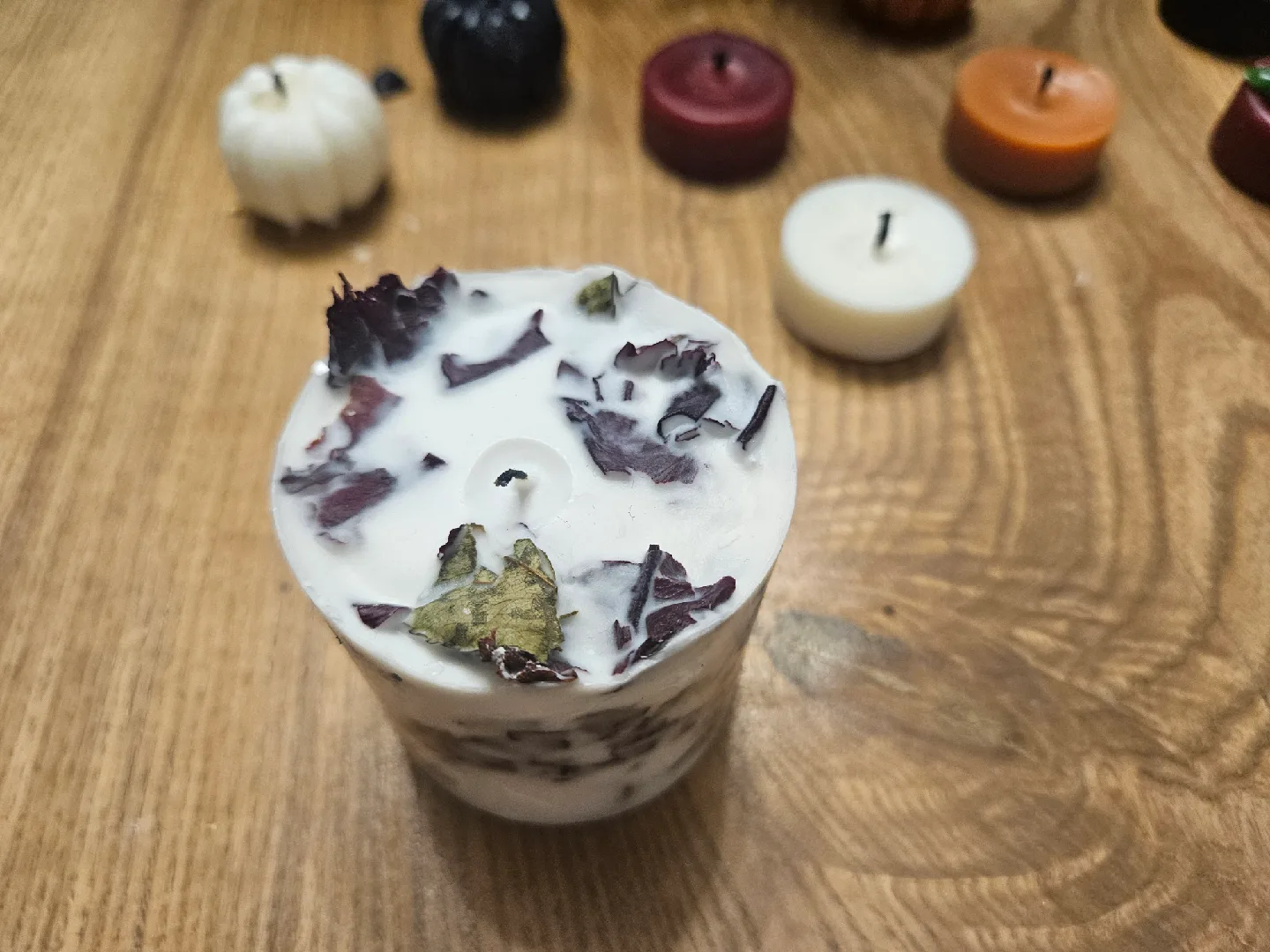 Assorted Decorative Candles image indicator(8)