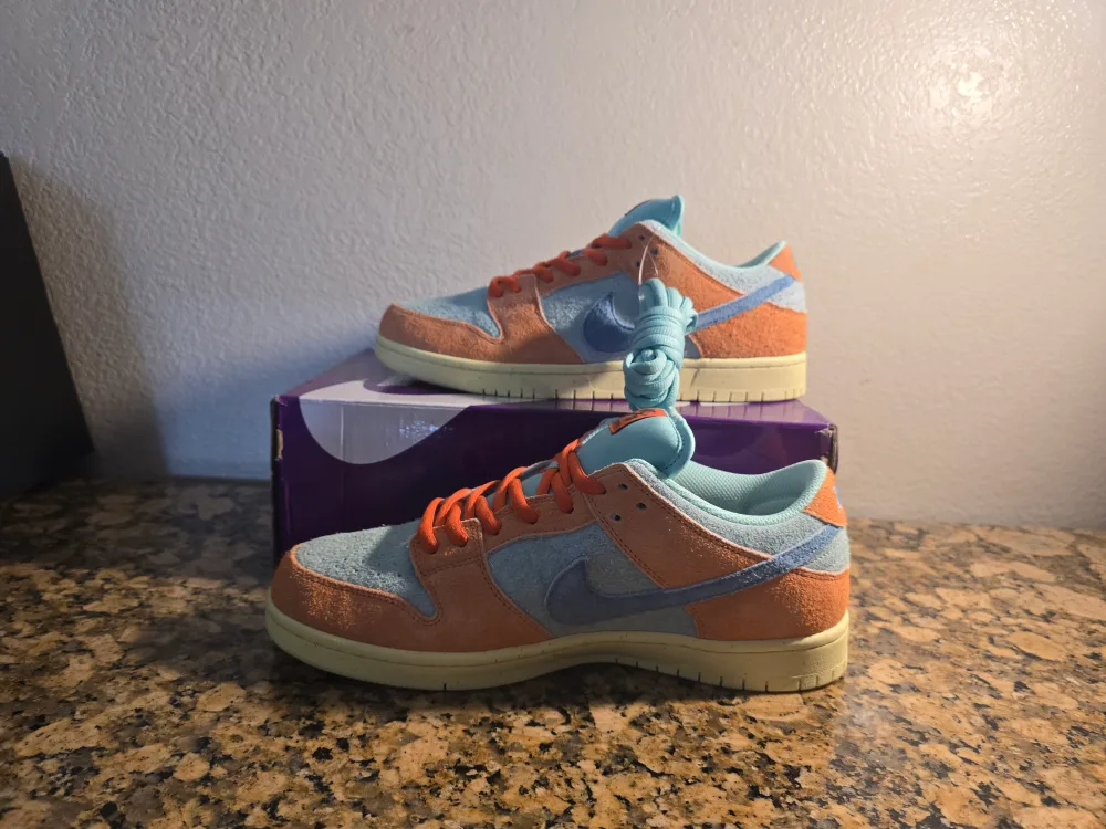 🔥 For Sale: Nike SB Dunk Low “Orange Emerald Rise” 🔥 thumbnail