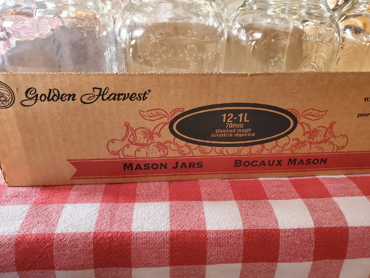 Golden Harvest Mason Jars - 12 x 1L image indicator(3)