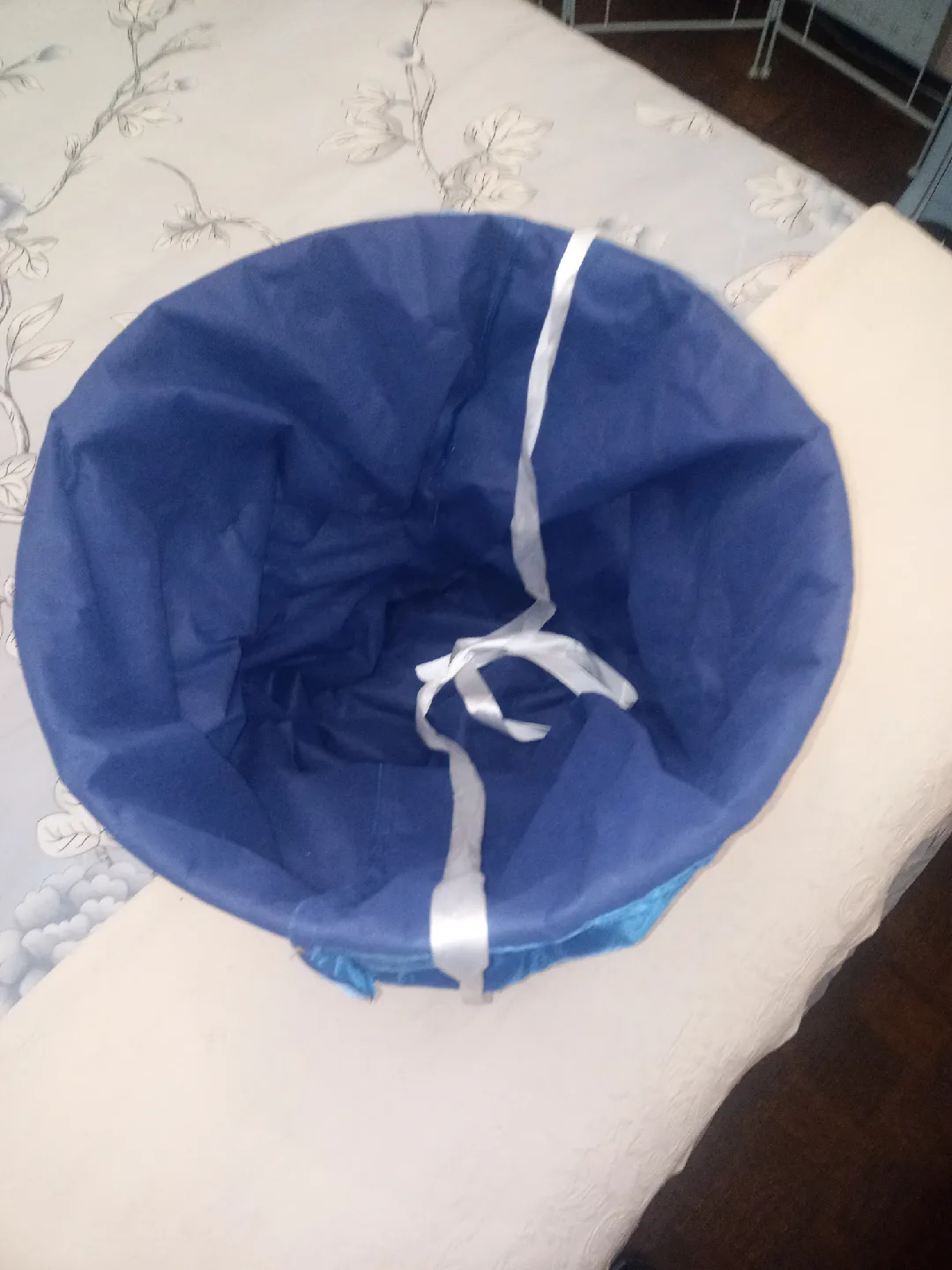 Metal Hamper Basket image indicator(2)