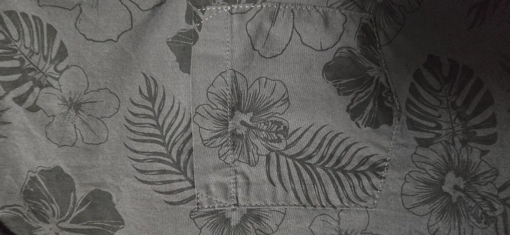 NEW! Boy's Blue Floral Shirt! - Size 7 / 8 image indicator(3)