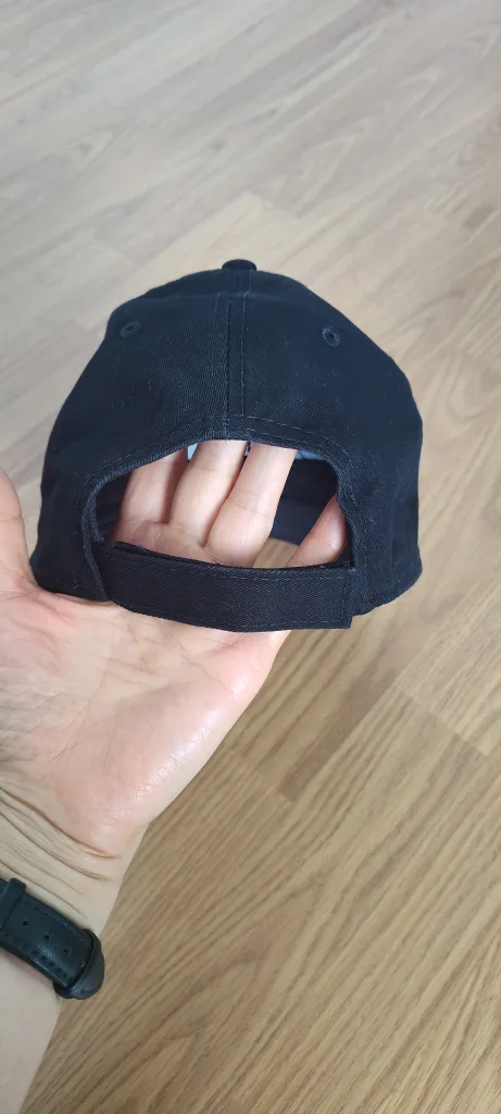 New Era 9FORTY Black Cap image indicator(3)